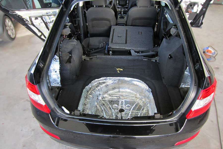 Odhlučnenie kufra auta Škoda Octavia 3